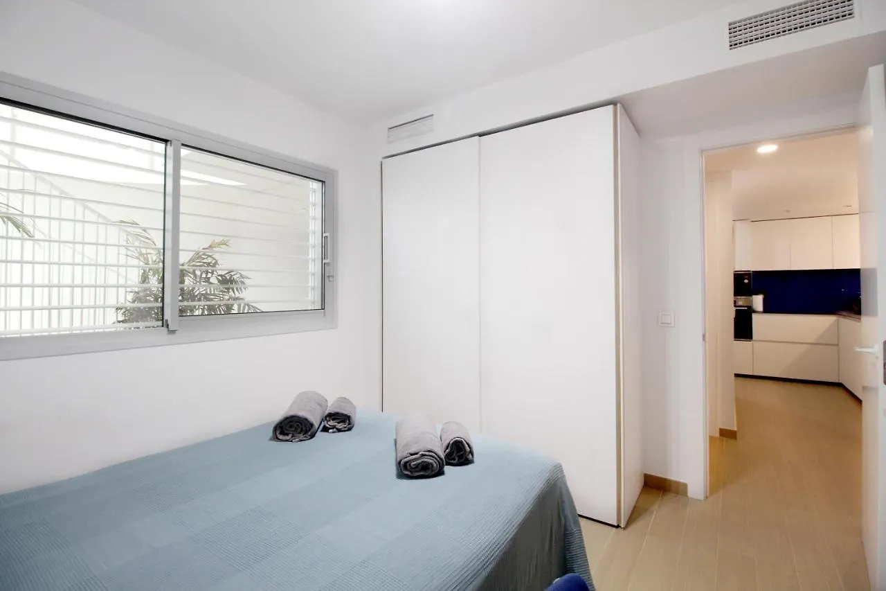 First Line Beach Apartment With Sea View 丰希罗拉
