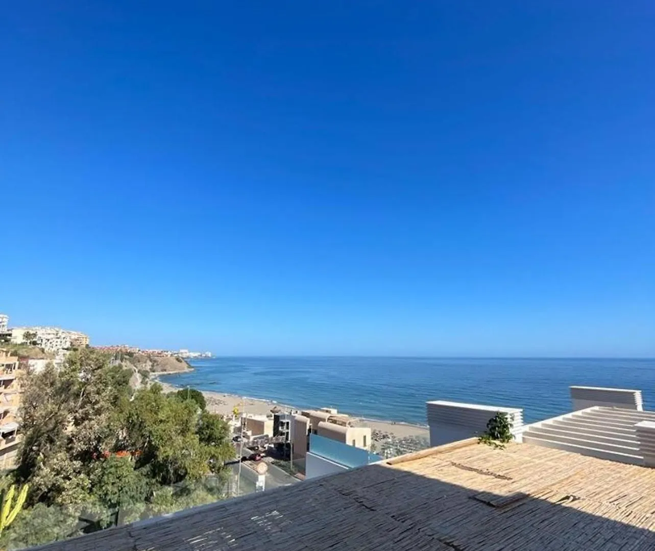 First Line Beach Apartment With Sea View 丰希罗拉
